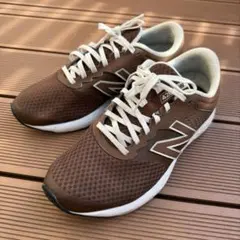 ランニングシューズ 28