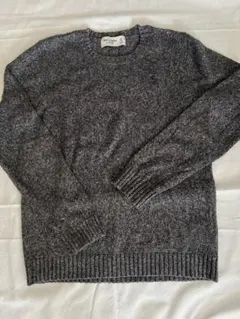 アバクロンビー＆フィッチ クルーネック ニット セーター 刺繍 ワンポイント