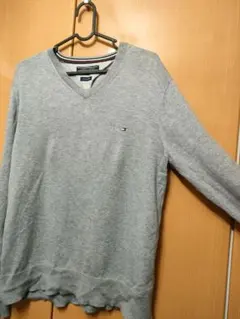 TOMMY HILFIGER Vネック ニット セーター グレー Mサイズ