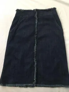 ELLE デニムタイトスカートミモレ丈￼のサムネイル