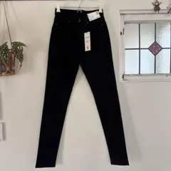 新品　UNIQLO EZYスキニーフィットカラージーンズ　黒　ブラック　Mサイズ