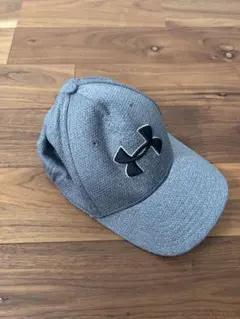 UNDER ARMOUR グレー キャップ M/Lのサムネイル