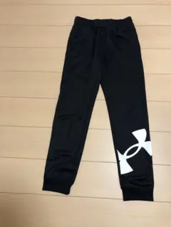 アンダーアーマー　ジャージ下　黒色　160