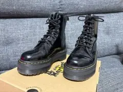 Dr.Martens JADON 8ホール 厚底ブーツ【UK4】