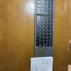 折りたたみ式 Bluetooth キーボード タッチパッド搭載 本体保証書付き