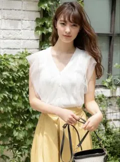 新品☆フィフス☆チュールドッキングフリルニット☆ホワイト☆フロントボタン☆レース