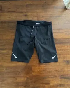 ナイキエアロスイフトハーフタイツ　L