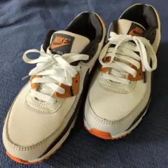 ナイキエアマックス９０ホワイト×オレンジ25ｃｍ