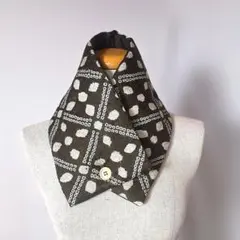 着物リメイク　総絞りの着物で男女兼用両面使えるネックウォーマー(茶色)