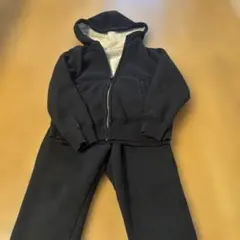 黒 フリース内側 フード付きパーカー とパンツ