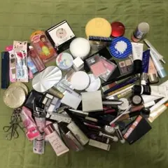 コスメセットꕤ︎︎·͜·まとめ売り、ファンデ、アイシャドー、口紅、他90点