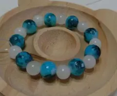 ハンドメイド　ビーズブレスレット　水色と白