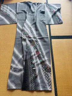 グレー地 花模様 しぼり風 着物 和装 小紋 リメイクにものサムネイル