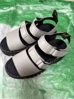 Dr. Martens サンダル シルバー 3ストラップ - メルカリ
