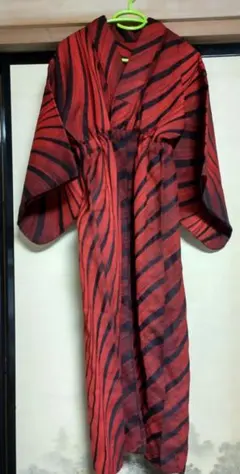 着物リメイクワンピース　赤　黒　ウール生地