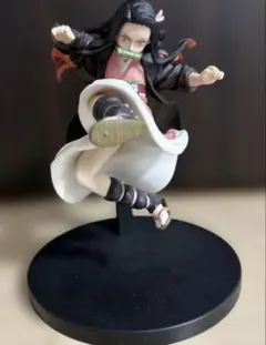 鬼滅の刃 禰豆子 フィギュア 蹴りのポーズ