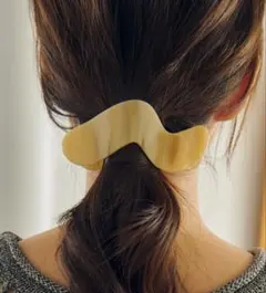 GOLDY プランプ ウェービー アセチ ヘアー クリップ アイボリー