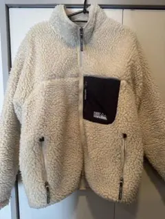 FIRST DOWN ボアジャケット クリーム色