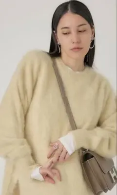 新品未使用⭐︎chaos 18G梳毛クルーネックニットプルオーバーライトベージュ Chaos（カオス）の「18G梳毛タートルネックニットプルオーバー