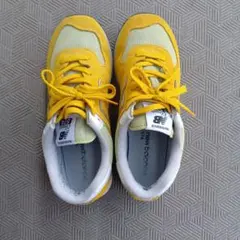 New Balance 574 イエロー スニーカー