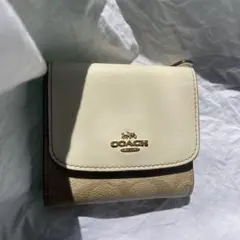 coach 三つ折り　財布