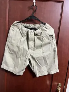 ベージュ ショートパンツ ユニクロ