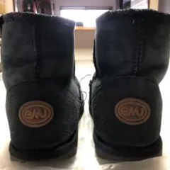 emuブーツ
