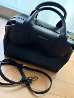 新品未使用品 CHARLES & KEITH ダブルハンドルスラウチーバッグ 黒