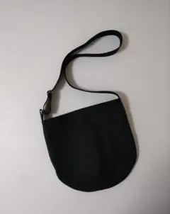 帆布のショルダーバッグ　サコッシュ　ブラック