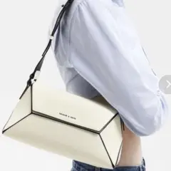 CHARLES & KEITH Nasrin ジオメトリックショルダーバッグ