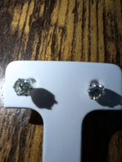 プラチナ天然ダイヤモンドピアス0.2ct