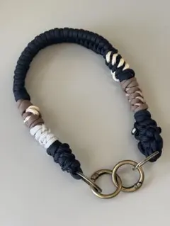 ブラック×ベージュ×ブラウン大人配色 立体編み スマホハンドストラップ 41cm