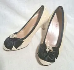 LOVE LIKE LIP パンプス ベージュ/黒　パールリボン