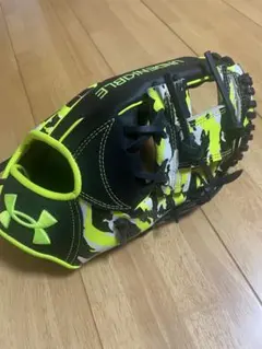 UNDER ARMOUR UNDENIABLE 限定軟式グローブのサムネイル