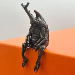 KM064 一息ついて座るカブトムシ 置物 真鍮 インテリア カブト虫 甲虫