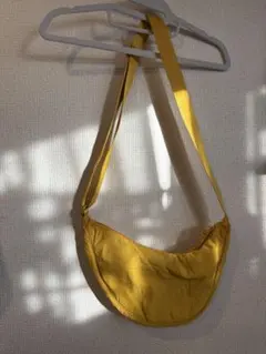 【ユニクロ】ラウンドミニショルダーバッグ