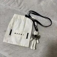 MARNI marni マルニ パペットブローチ 人形モチーフ - メルカリ