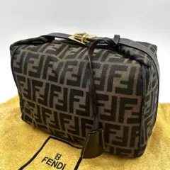 2026年最新】フェンディ ズッカ ポーチの人気アイテム - メルカリ