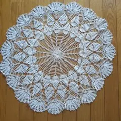 ハンドメイド クロッシェレース ドイリー 円形 ホワイト - メルカリ