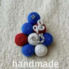 ハンドメイド　刺繍ブローチ　クリスマスツリー　ボンボンブローチ267