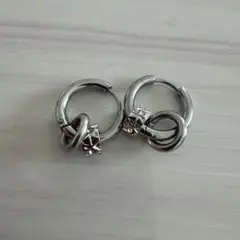 シルバー フープピアス 交差デザイン　両耳
