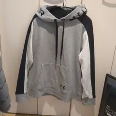 Under Armour フード付きパーカー LG