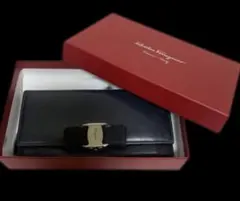 Salvatore Ferragamo 長財布 ヴァラ リボン