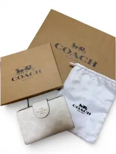【超美品】COACH 二つ折り財布 ホワイト