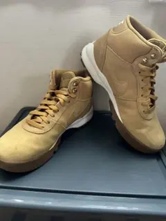 Nike ベージュ ハイカットスニーカー