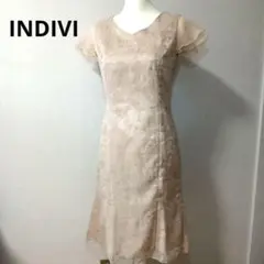 美品　インディヴィ　ベージュ　ゴールド刺繍　半袖ワンピース　38サイズ