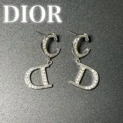 美品⭐️Dior CD ロゴ ラインストーン ピアス - メルカリ