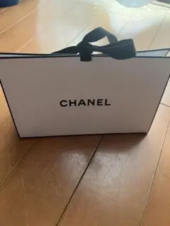 CHANEL ギフトボックス 小型 ホワイト