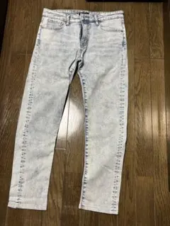 ライトブルーデニム スリムフィット