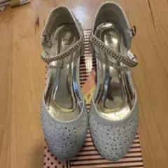 シルバー スパンコール フォーマルシューズ